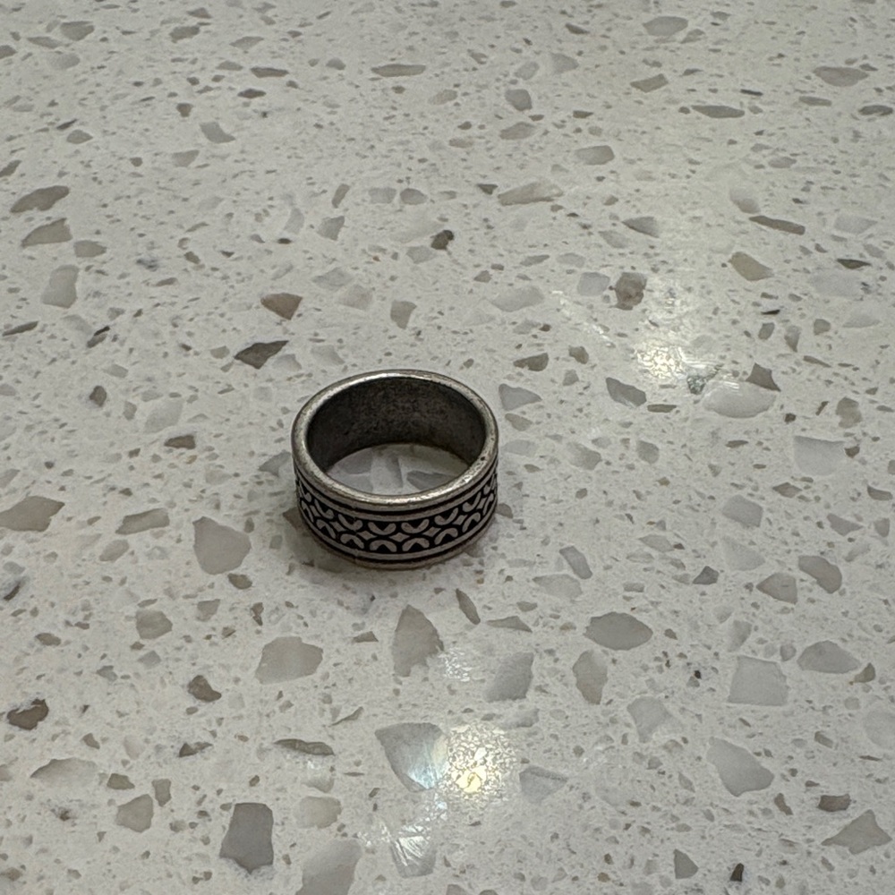 Stylish Silver Patterned Men's Ring